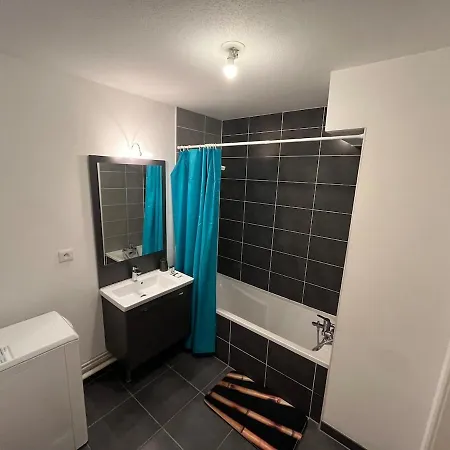 Apartment T3 Avec Balcon Et Parking